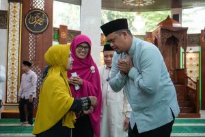 Ikut Pengajian Akbar, Bobby Nasution Beri Hadiah Umrah pada Anggota Majelis Taklim Al Ikhlas Medan Barat