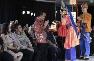 Agus Fatoni Buka Sumut Fashion Week 2024