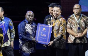 Pj Gubernur Sumut Terima Penghargaan Pembina Terbaik HAM