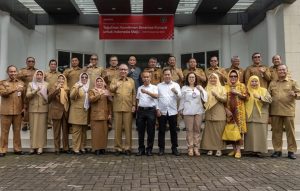 Pj Sekdaprov Sumut Lepas Inspektur Sumut Lasro Marbun yang Purna Tugas