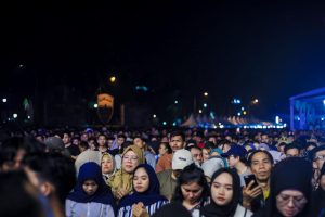 Belasan Ribu Warga Padati Lapangan Benteng Medan, Saksikan Detik-detik Tahun Baru 2025