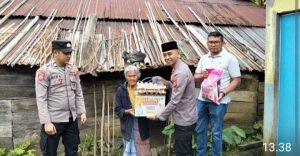 Kapolsek Linge Salurkan Bantuan Sosial untuk Lansia di Kute Robel