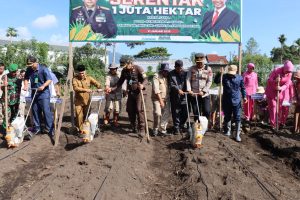 Kapolres Aceh Tengah Pimpin Penanaman Jagung Serentak Sejuta Hektare