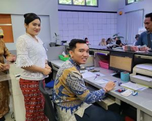 Karyawan BRI Sibolga Tampil Beda Dengan Batik dan Kebaya di Hari Kartini 2025