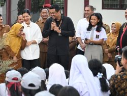 Gubernur Sumut Bobby Nasution Bersama Ketua PKK Kahiyang Ayu Tinjau Fasilitas SMA Negeri 1 Salak