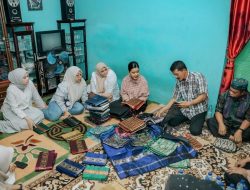 Kahiyang Ayu Kunjungi Sentra Songket Silau Laut, Borong Beragam Motif Khas Asahan