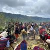 Gelar Tradisi Bakar Batu, Satgas Yonif 112/DJ dan Warga Merajut Kebersamaan di Puncak Jaya