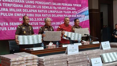 Terpidana Pembalakan Liar Adelin Lis Bayar Uang Pengganti Kepada Kejaksaan Sebesar 105 Miliar Rupiah dan US$ 2.938.556