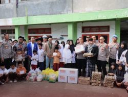 Polres Aceh Tengah Tebar Cinta di Pondok Pesantren Ikwanul Yaqin, Beri Sembako ke Santri