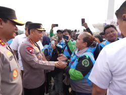 Kapolri, Listyo Sigit, Hadiri Apel Ojol Kamtibmas di Monas