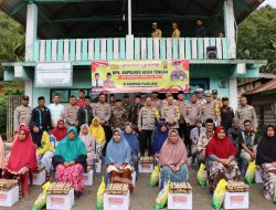 Jumat Berkah, Polres Aceh Tengah Hadirkan Kepedulian: 20 Paket Sembako Disalurkan untuk Warga Pilar Jaya
