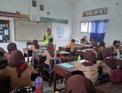 Sat Lantas Polres Pelabuhan Belawan Sosialisasikan Kamseltibcar Lantas di Yayasan Perguruan Budi Agung