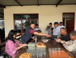 Ketua Umum Panitia Natal Gereja-Gereja se-Sumut Salurkan Bantuan Natal ke Masyarakat Natinggir