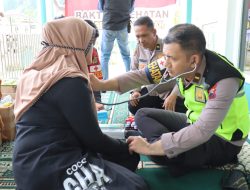 Polres Aceh Tengah Hadirkan Layanan Kesehatan dan Semangat Belajar Bagi Anak Pengungsi