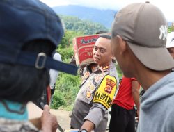 Tanpa Lelah Mengabdi, AKBP Muhamad Taufiq Salurkan Bantuan Bagi Korban Bencana di Aceh Tengah