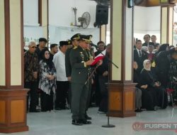 Panglima TNI Pimpin Upacara Penyerahan Jenazah dan Ikuti Upacara Pemakaman Wapres ke-6 RI