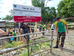 Pasar Ditata, Satgas Pamtas Yonarhanud 2 Kostrad Gelar Karya Bakti di Pasar Sallu