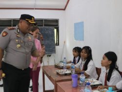 Perdana, Polres Nias Selatan bersama Yayasan Kemala Bhayangkari Distribusikan MBG