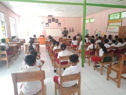 Satgas Pamtas Yonarhanud 2 Kostrad Jadi Tenaga Pendidik di SDK Benus