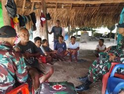 Satgas Pamtas Yonarhanud 2 Kostrad Gelar Pelayanan Kesehatan Keliling di Natemnanu