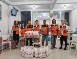 Nicodemus Harianja Bersama KSS Bagikan Sembako dan Takjil ke Warga Lingkungan IX Kelurahan Medan Babura