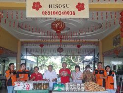 Tebar Kasih pada Hari Raya Waisak, Komunitas Sahabat Sosial Bagikan Sembako dan Makanan di Panti Jompo Hisosu