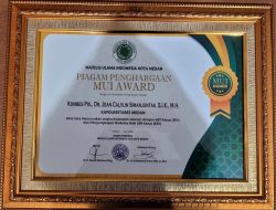 Ungkap Banyak Kasus Termasuk Narkoba, Jean Calvijn Simanjuntak Terima MUI Award