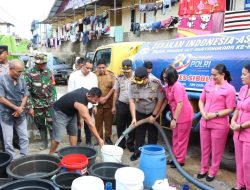 Sambut Hari Bhayangkara, Polres Sibolga Salurkan Air Bersih untuk Masyarakat