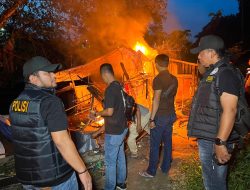 Satres Narkoba Polrestabes Medan Bakar Barak Narkoba di Klambir V