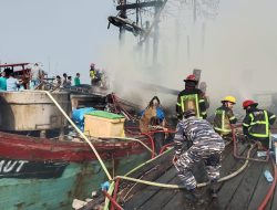 Api Melalap KM Cendrawasih Laut di Gabion, Posal Medan Labuhan Kodaeral I Sigap Jaga Keselamatan