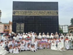 Tanamkan Nilai Religius Sejak Dini: Raudhatul Athfal Bunayya Marelan Ikuti Peragaan Manasik Haji Anak-Anak PAUD 