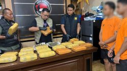 Polrestabes Medan Gerebek Gudang Penyimpanan Narkoba Berkedok Kandang Ayam : 18 Kg Ganja Diamankan